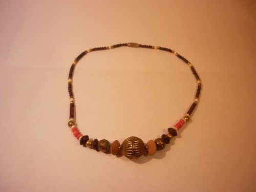 Collana etnica fatta - collana, mano